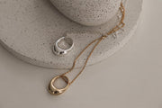 Oval pendant necklace